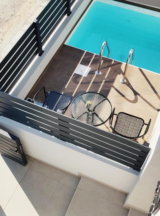 Aelia Seaside Luxury Suites 内亚卡瓦里 外观 照片